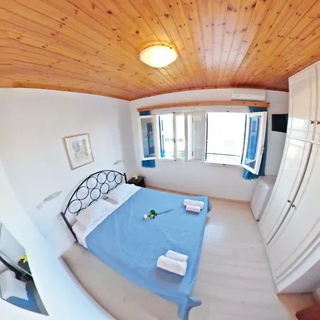 Aggeliki Aparthotel 3*